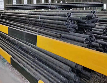 ASTM 106 GrB Ống thép liền mạch cán nóng 89mm Bề mặt sơn