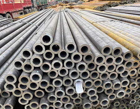 Cán nóng ST37 ST52 1020 1045 A106B Ống thép liền mạch carbon Ống chất lỏng